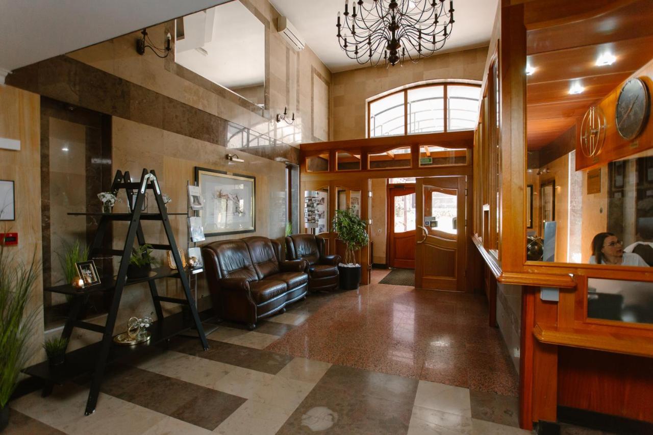 Hotel Kosmowski Wrzesnia Exterior photo